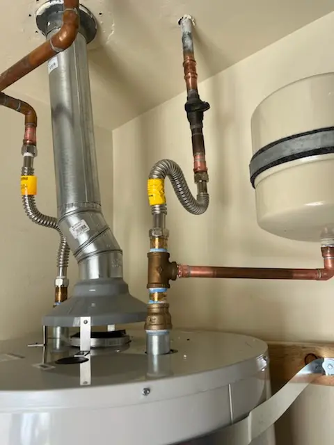 Water heater installation and plumbing repair in Lincoln Hills